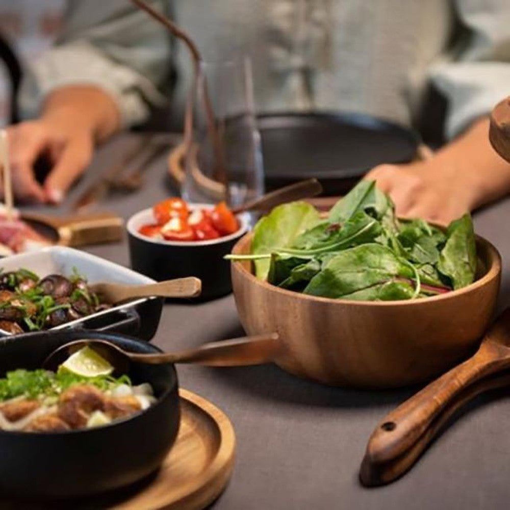 aelgmark 北歐生活選物 acacia wood serving bowl with salad, perfect for natural dining.