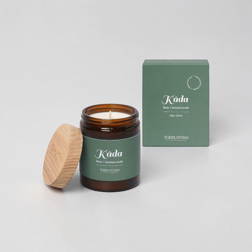 aelgmark Amber resin scented candle in amber glass jar with wooden lid, 150g.