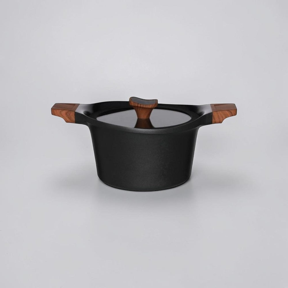 aelgmark black cast aluminum stock pot with glass lid and wood handles, 3L capacity, non-stick ceramic coating.