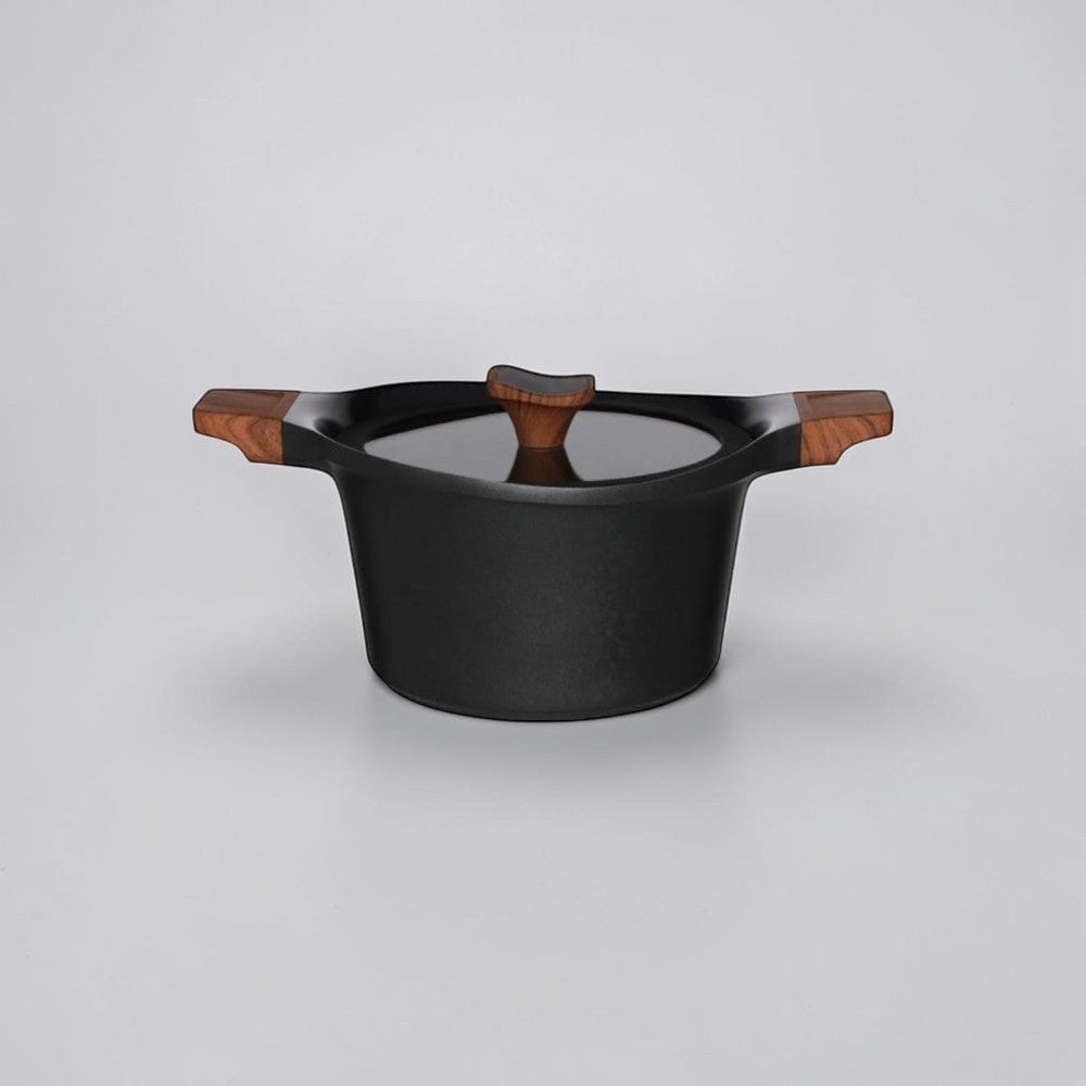 aelgmark black cast aluminum stock pot with glass lid and wood handles, 3L capacity, non-stick ceramic coating.