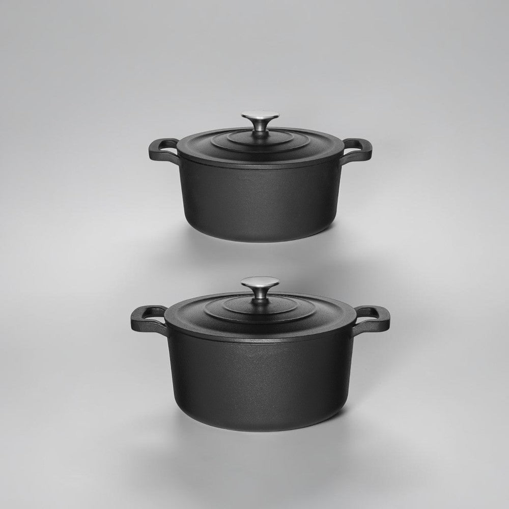 aelgmark black cast iron Dutch oven with lid, 3.3L or 5.2L, ideal for slow cooking and braising.