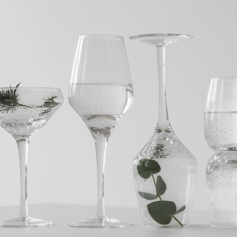 aelgmark BYON bubble glass set, 430ml clear glass wine glasses with embedded bubbles and elegant stems.