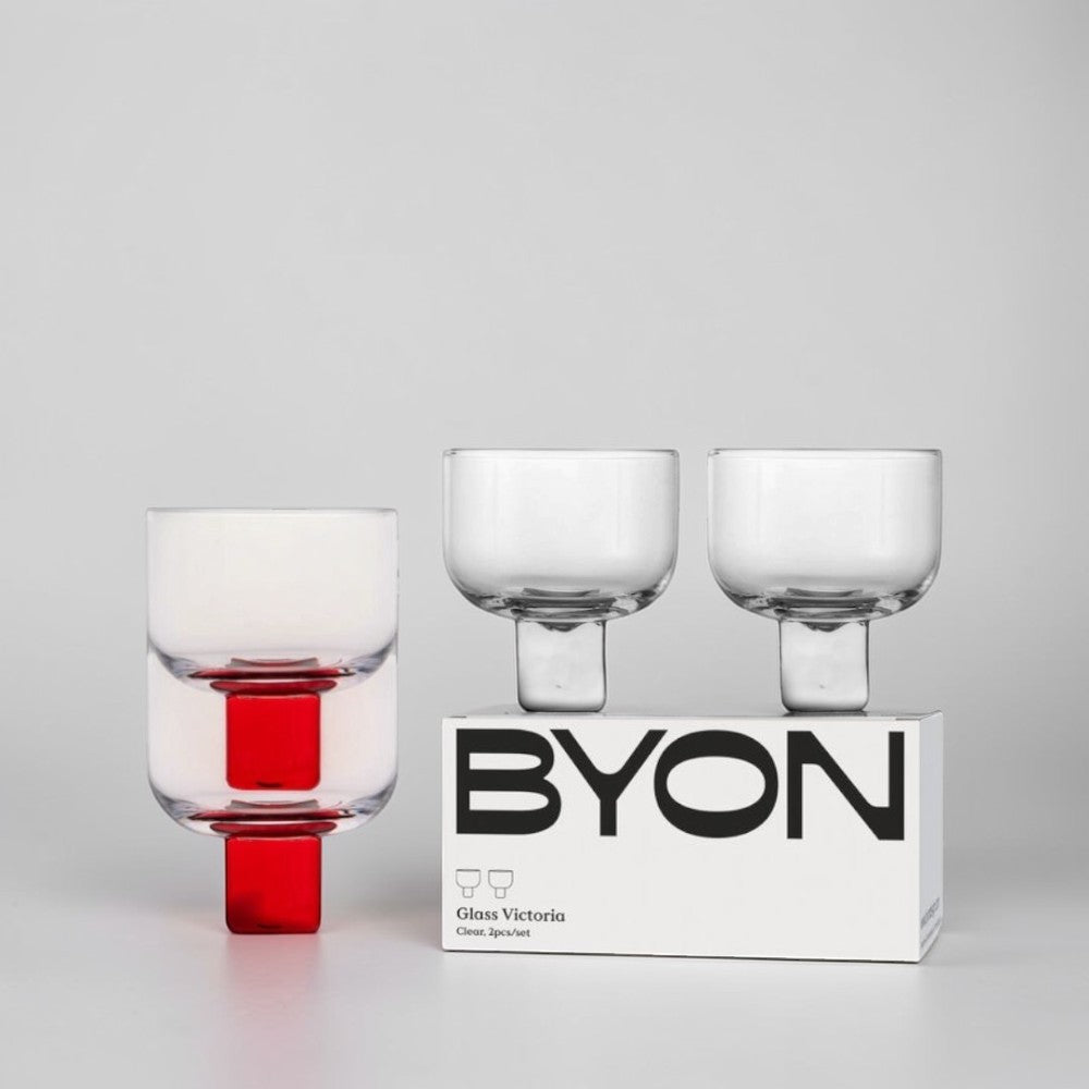 aelgmark BYON Victoria cocktail glasses in clear and red glass, set of 2, with square base and rounded bowl.