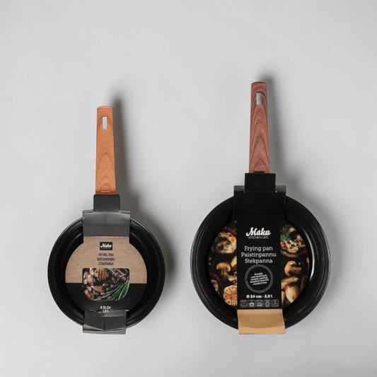 aelgmark Maku black cast aluminum frying pan with ceramic coating and wooden handle, 20cm.