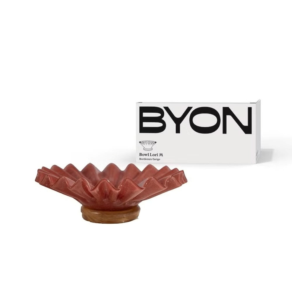 aelgmark BYON Lori decorative bowl in bordeaux red, inspired by a pleated skirt, with a beige base. Handcrafted glass art.