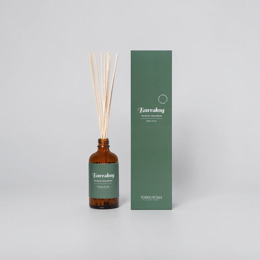aelgmark Northern Woods Pine Forest room diffuser with amber glass bottle and reeds, 100ml.