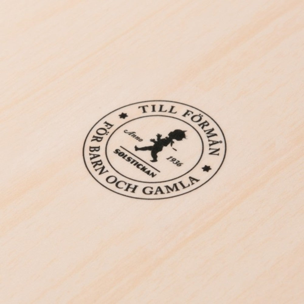 aelgmark北歐生活選物 wooden tray with classic Solstickan boy logo from 1936, perfect for serving.