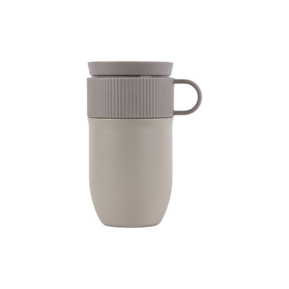 aelgmark Ted beige travel mug with grey ribbed lid and handle, made from recycled stainless steel.
