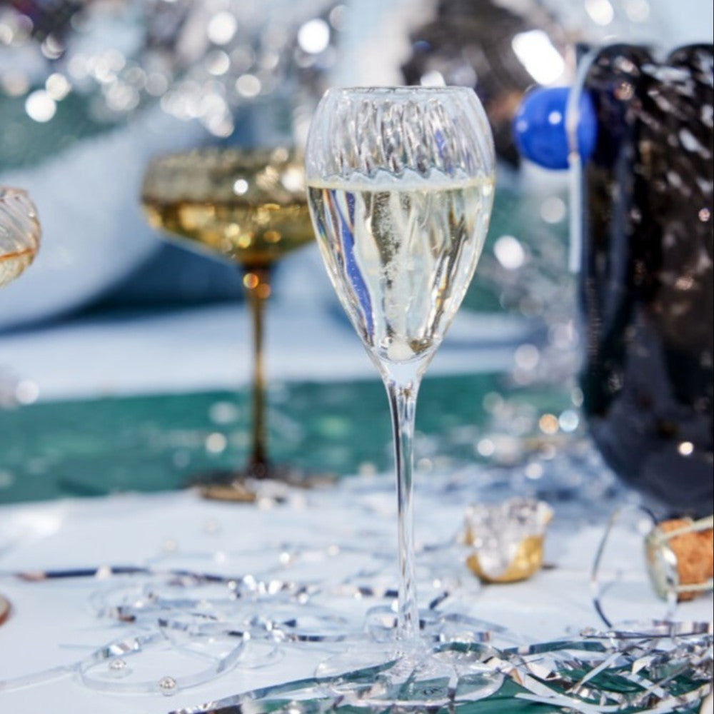 aelgmark champagne flute with textured glass, 160ml capacity, perfect for celebrations.