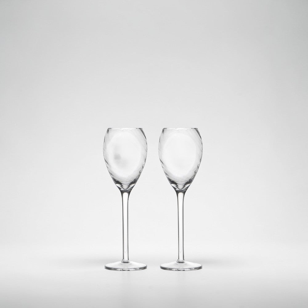 aelgmark champagne flutes with a subtle twisted glass design, 160ml capacity, set of 6.
